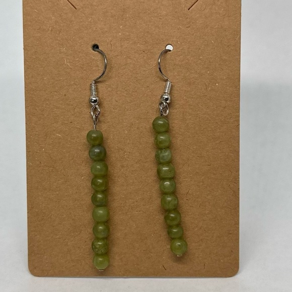 Green stone earrings long dangling handmade - Picture 6 of 6